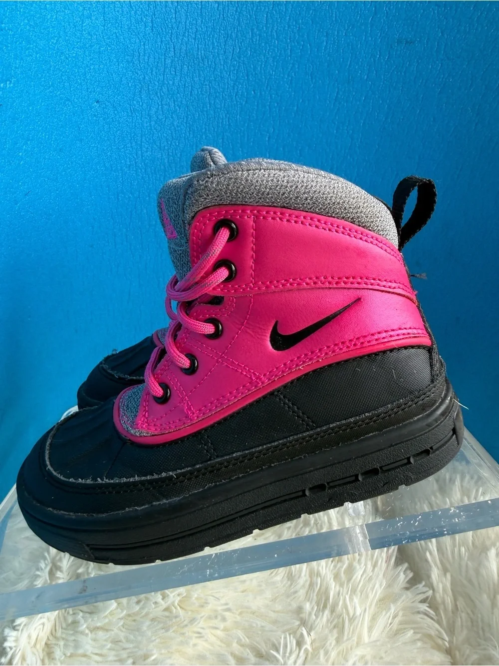 Girls size 3 Nike hot pink and black Snow boots